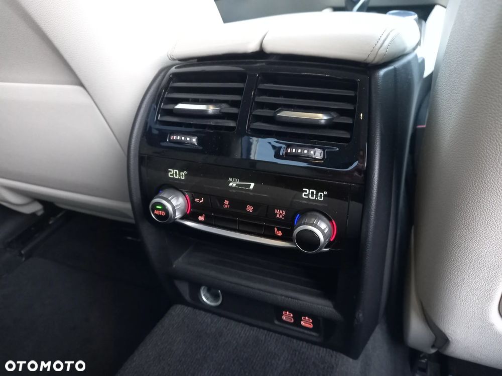 BMW Seria 5 530i xDrive Luxury Line - 14