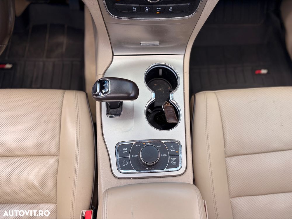 Jeep Grand Cherokee - 15
