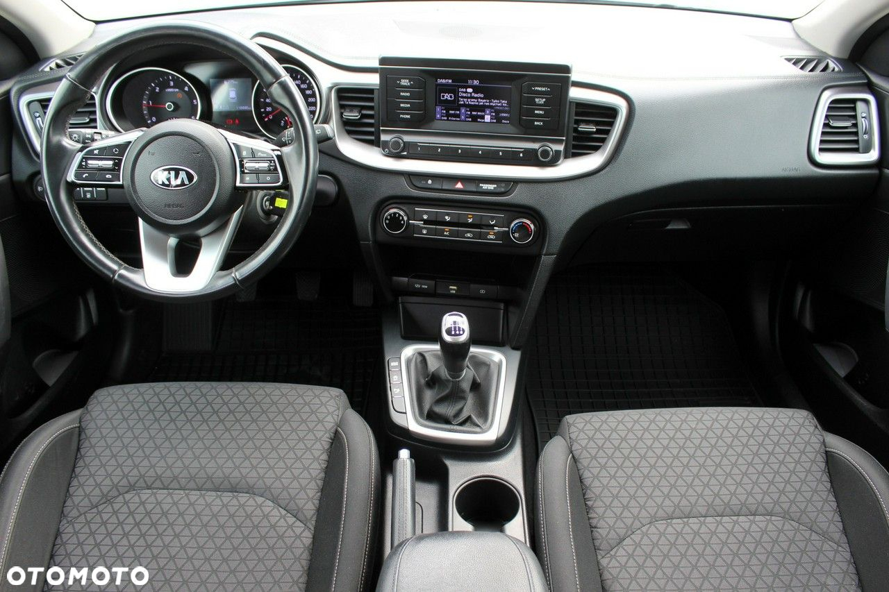 Kia Ceed - 9