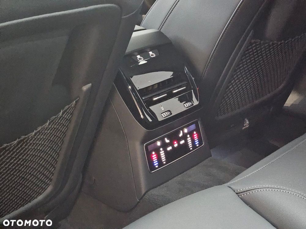 Audi A6 Avant - 13