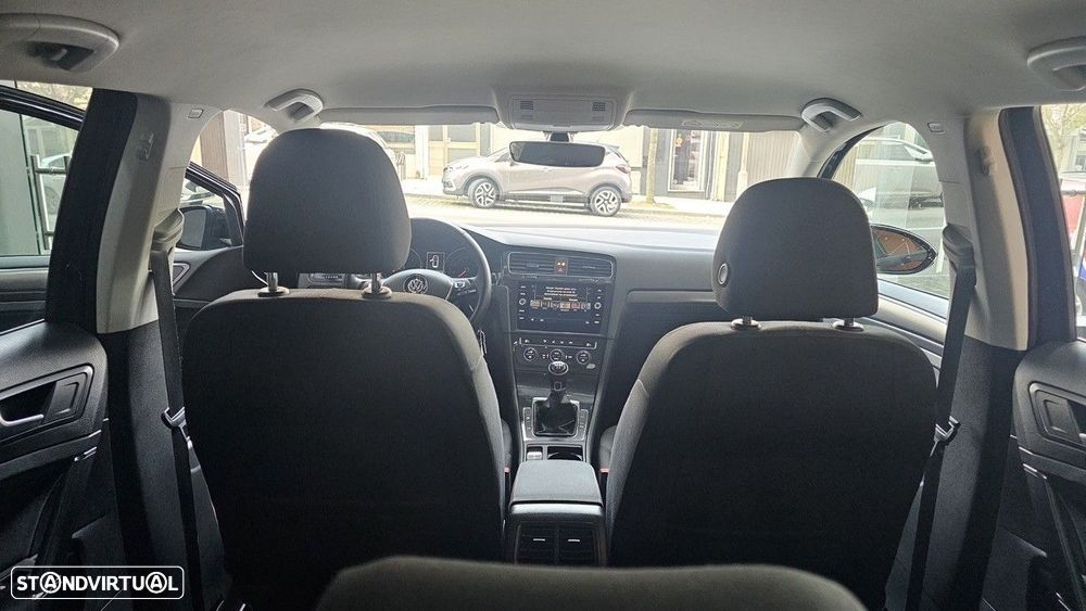 VW Golf 1.6 TDI Confortline - 29