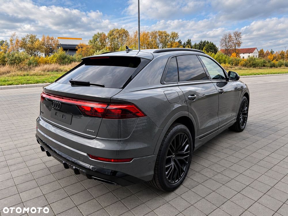 Audi Q8 - 12