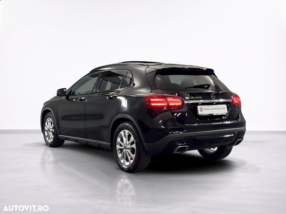 Mercedes-Benz GLA - 4