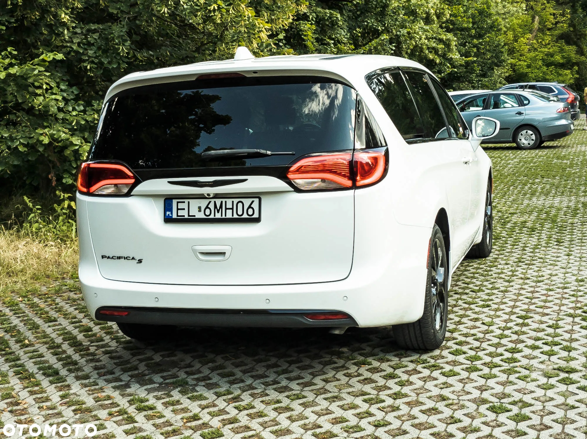 Chrysler Pacifica - 15