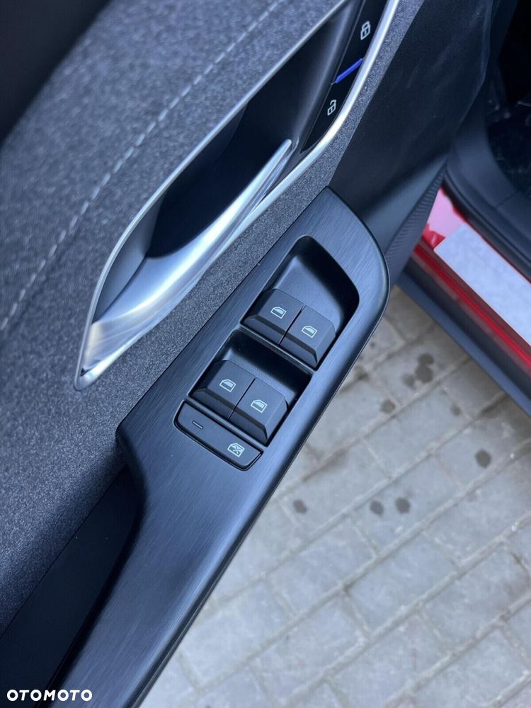 MG ZS Hybrid+ - 20
