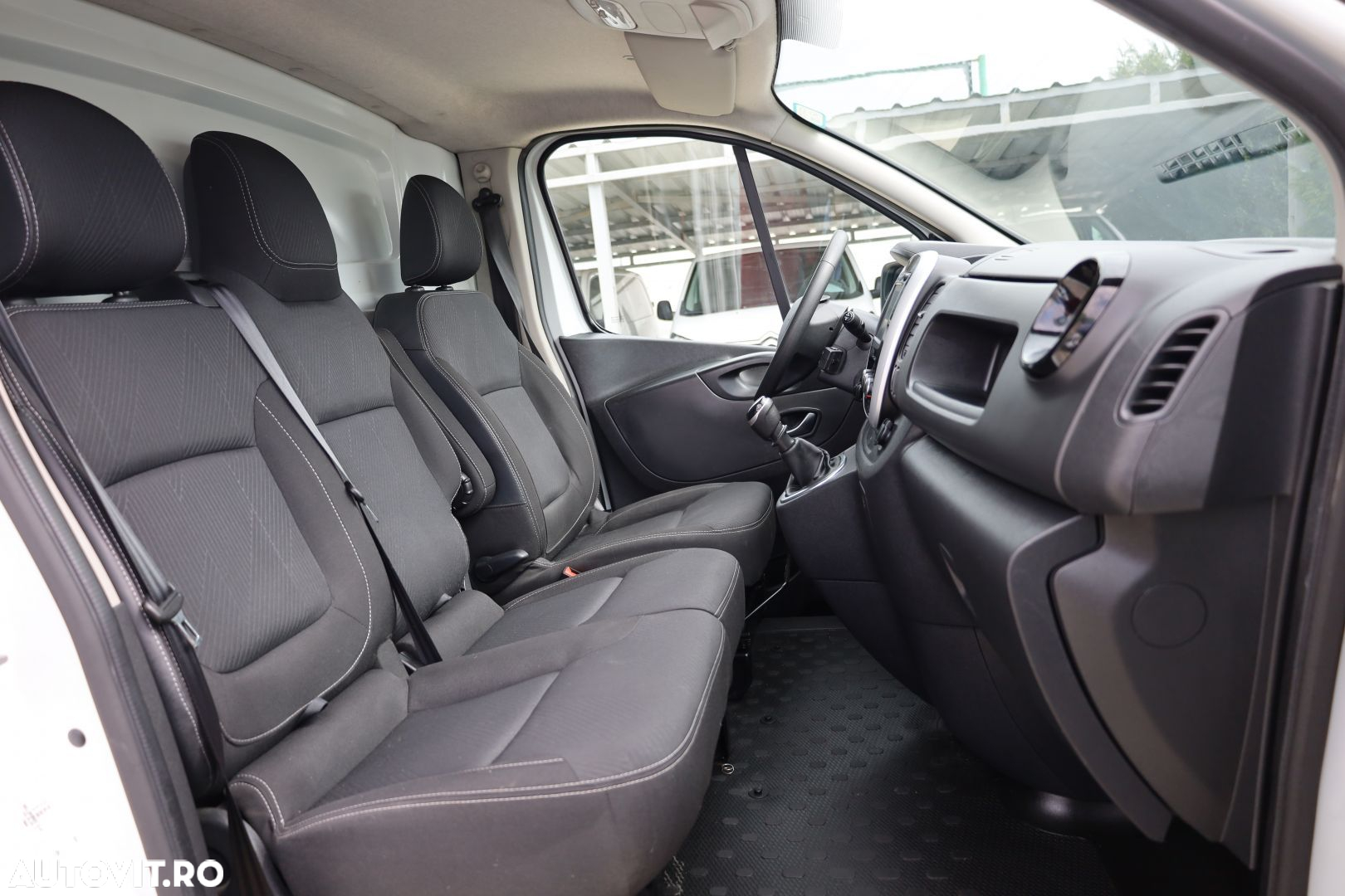 Renault Trafic - 15