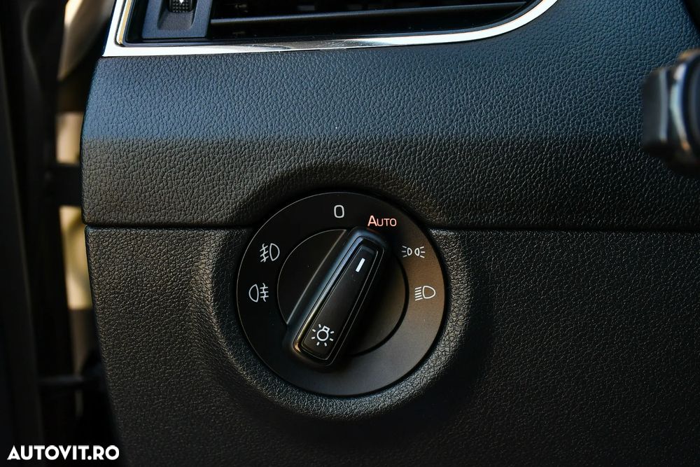 Skoda Octavia 1.6 TDI DSG Ambition - 16