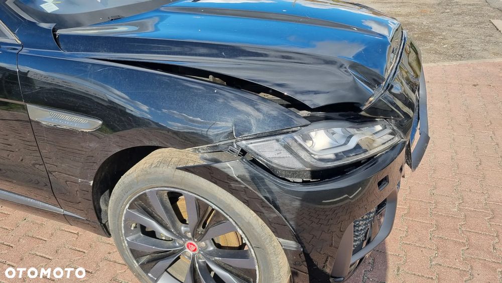 Jaguar F-Pace 30d AWD 300 Sport - 37