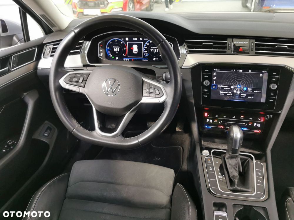 Volkswagen Passat 2.0 TDI EVO Elegance DSG - 8