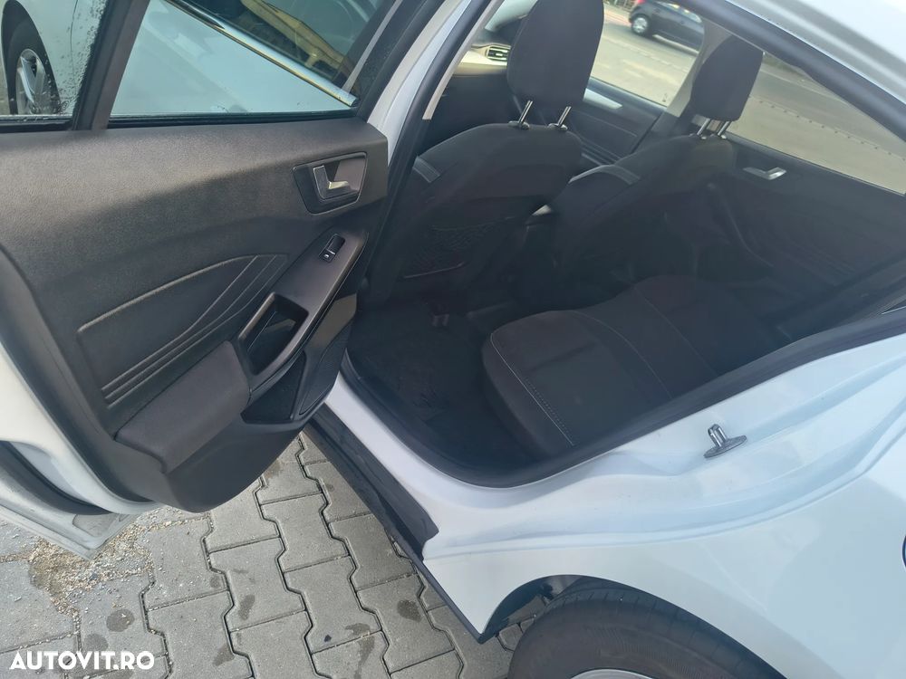 Ford Focus 1.0 EcoBoost Titanium - 10