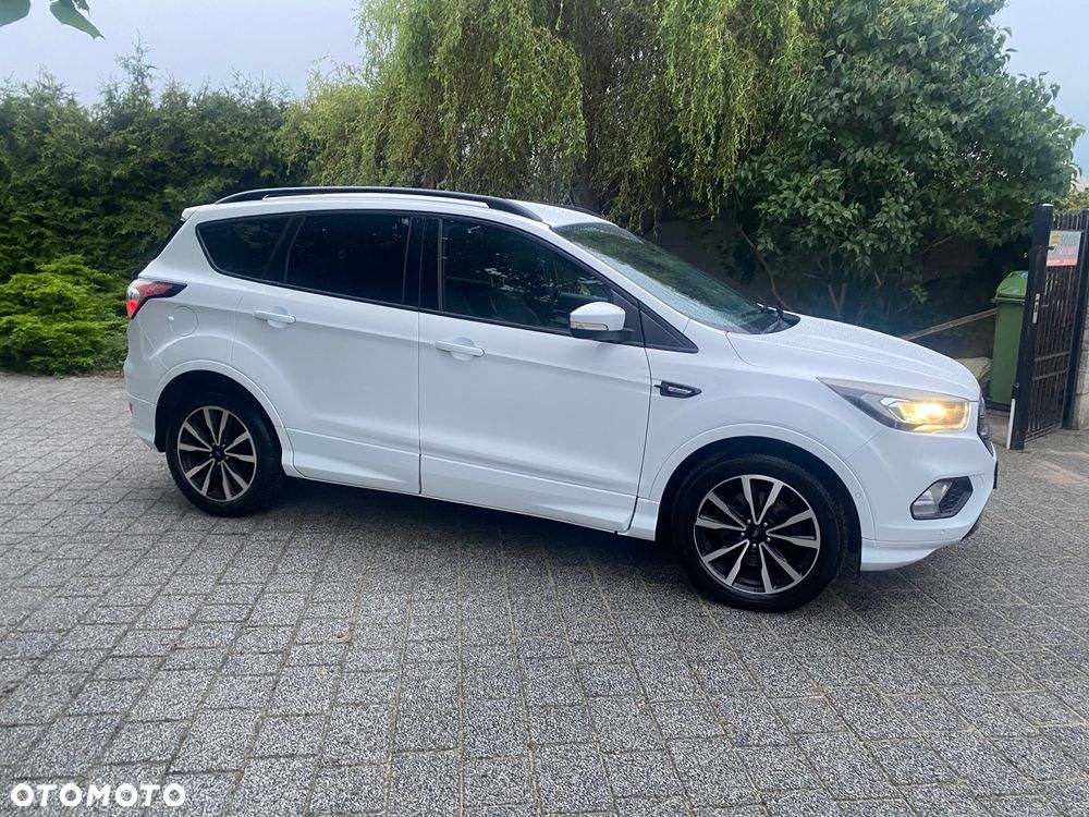 Ford Kuga 2.0 TDCi 2x4 ST-Line - 9