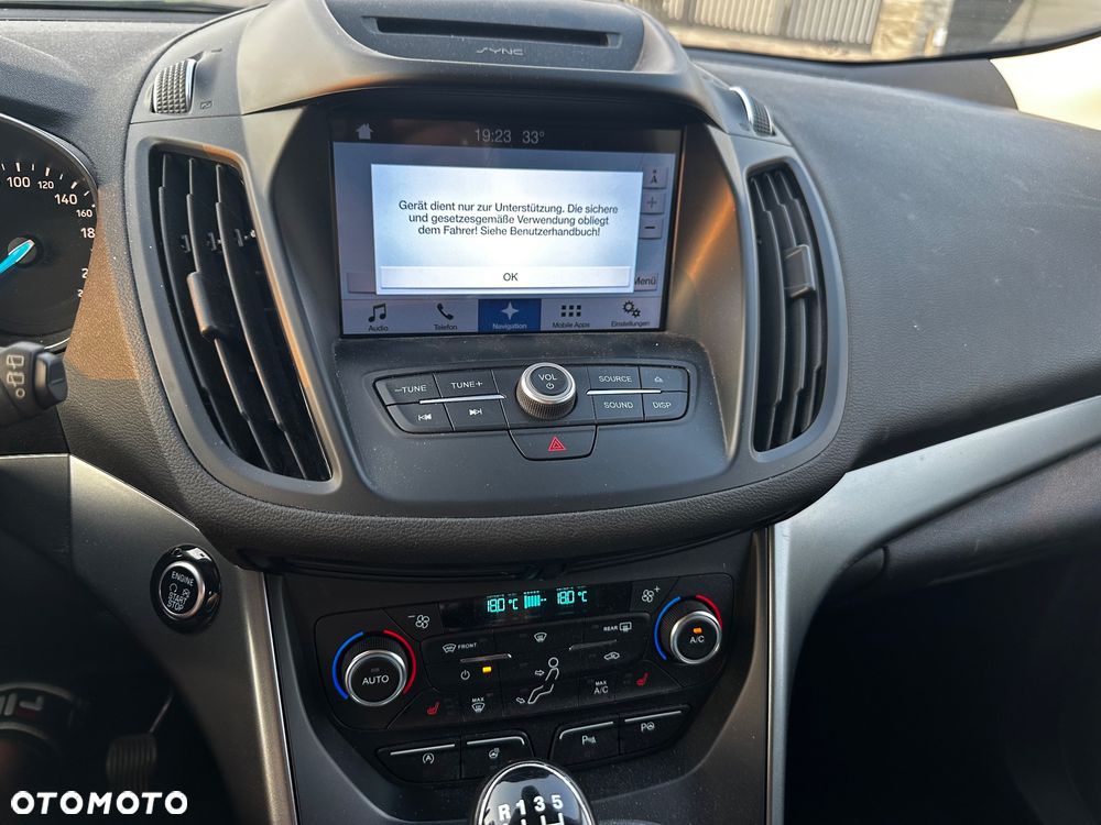 Ford Kuga 1.5 EcoBoost 2x4 Titanium - 14