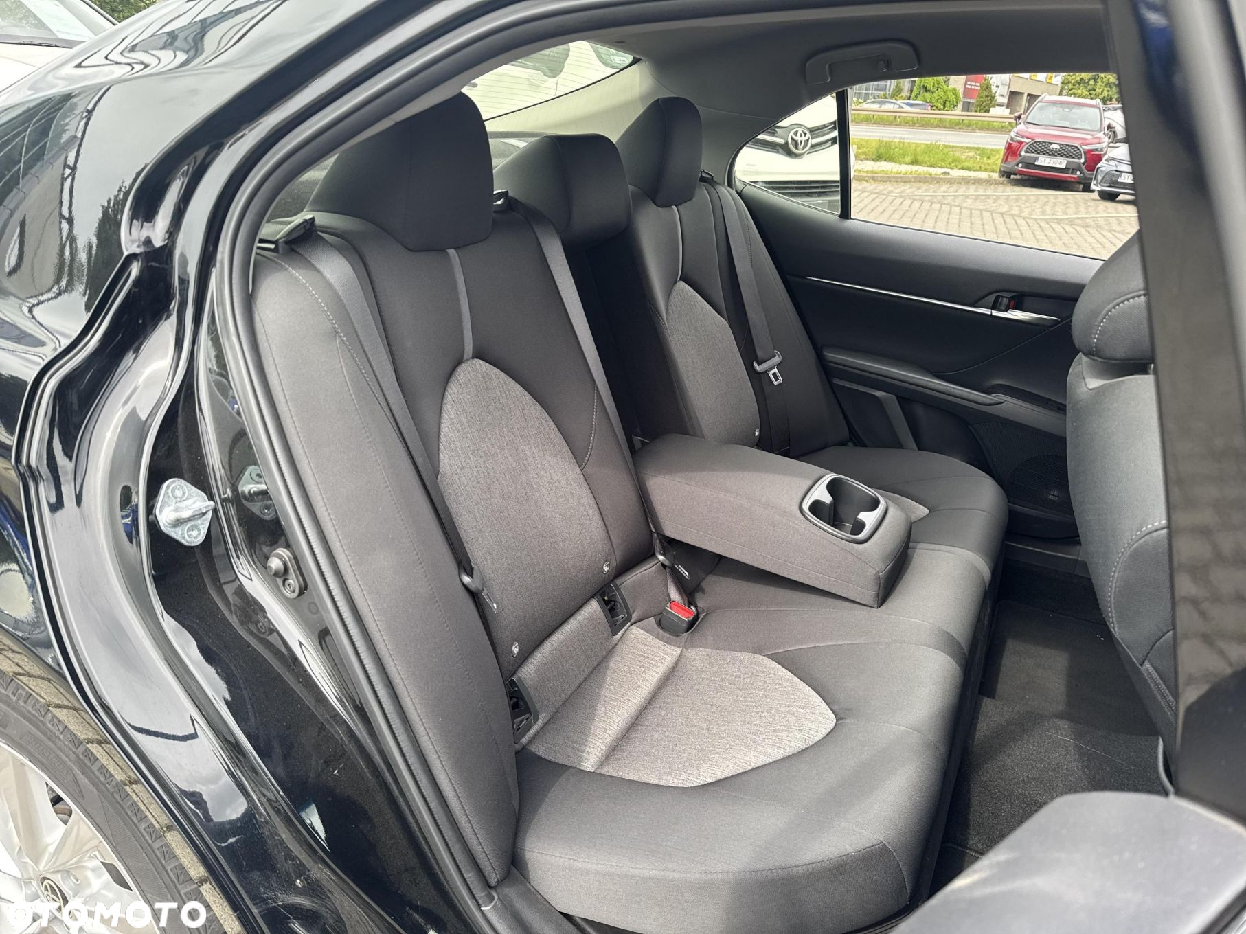 Toyota Camry - 20