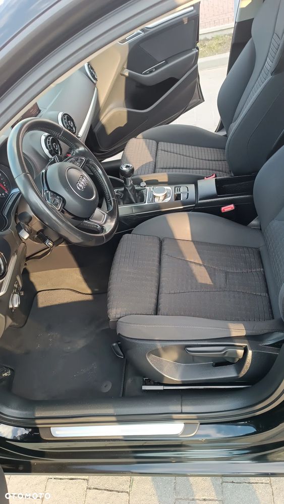 Audi A3 Sportback 2.0 TDI Ambiente - 17