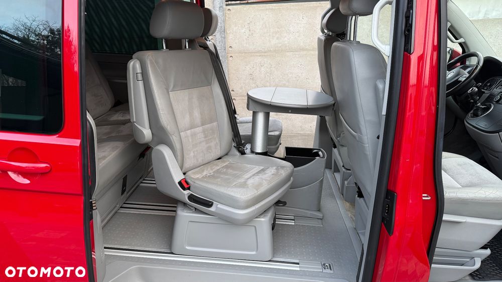 Volkswagen Multivan - 22