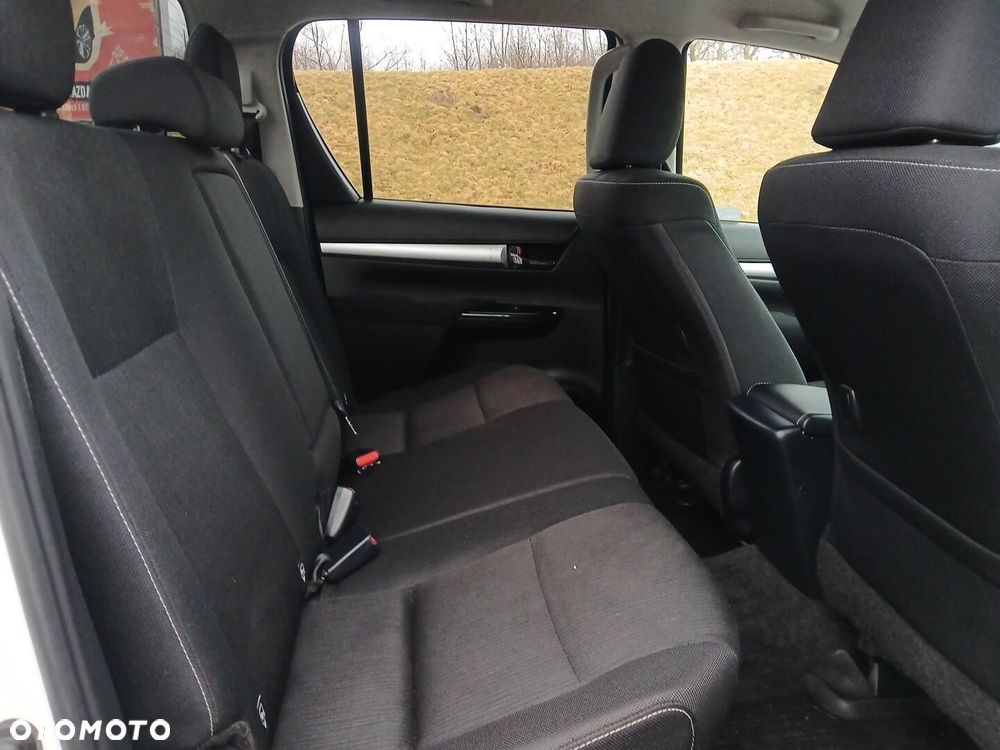 Toyota Hilux 2.8 D-4D Double Cab SR5 4x4 - 11