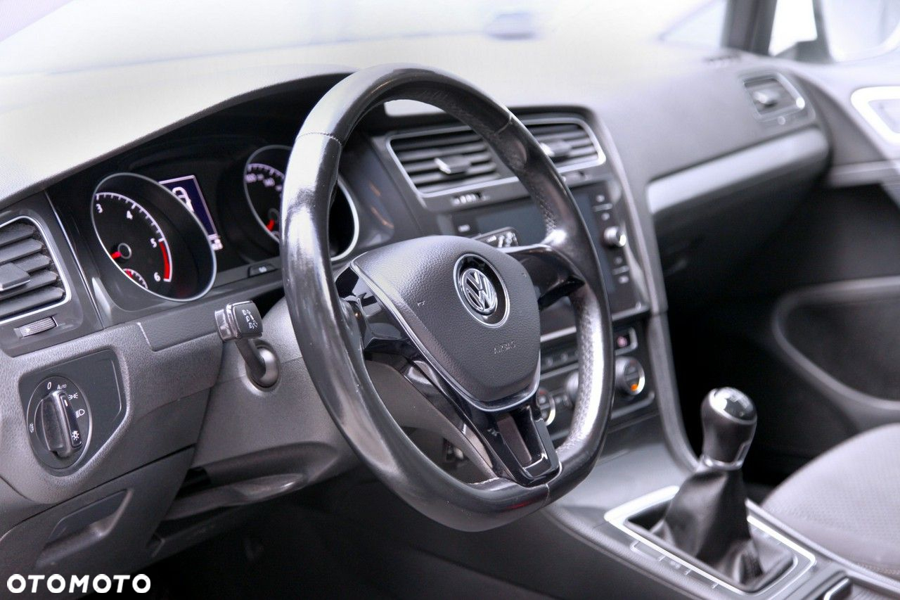 Volkswagen Golf - 12