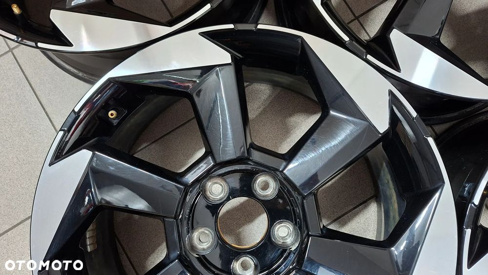 Felgi Aluminiowe 19 Kia Sorento IV 5x114.3 ET 49.5 - 4