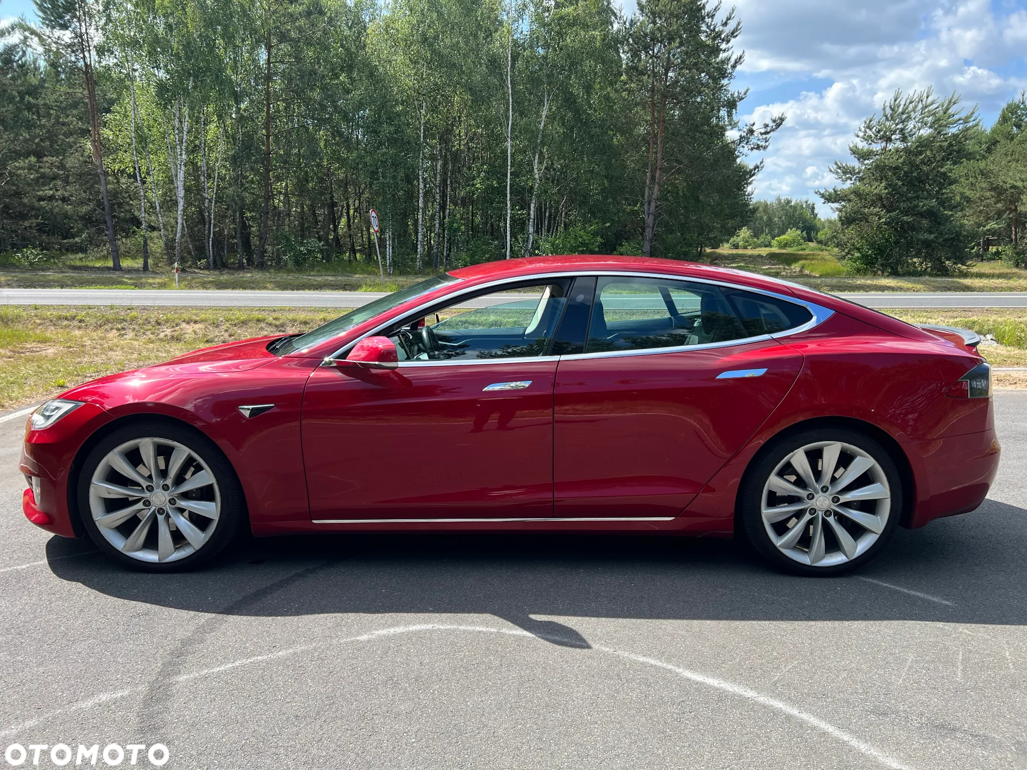 Tesla Model S - 11