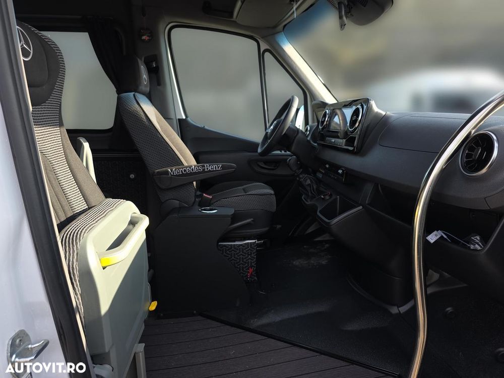 Mercedes-Benz Sprinter 517 - 12