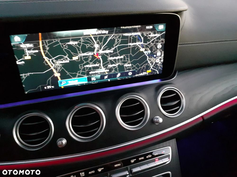 Mercedes-Benz Klasa E 220 d 4-Matic AMG - 32