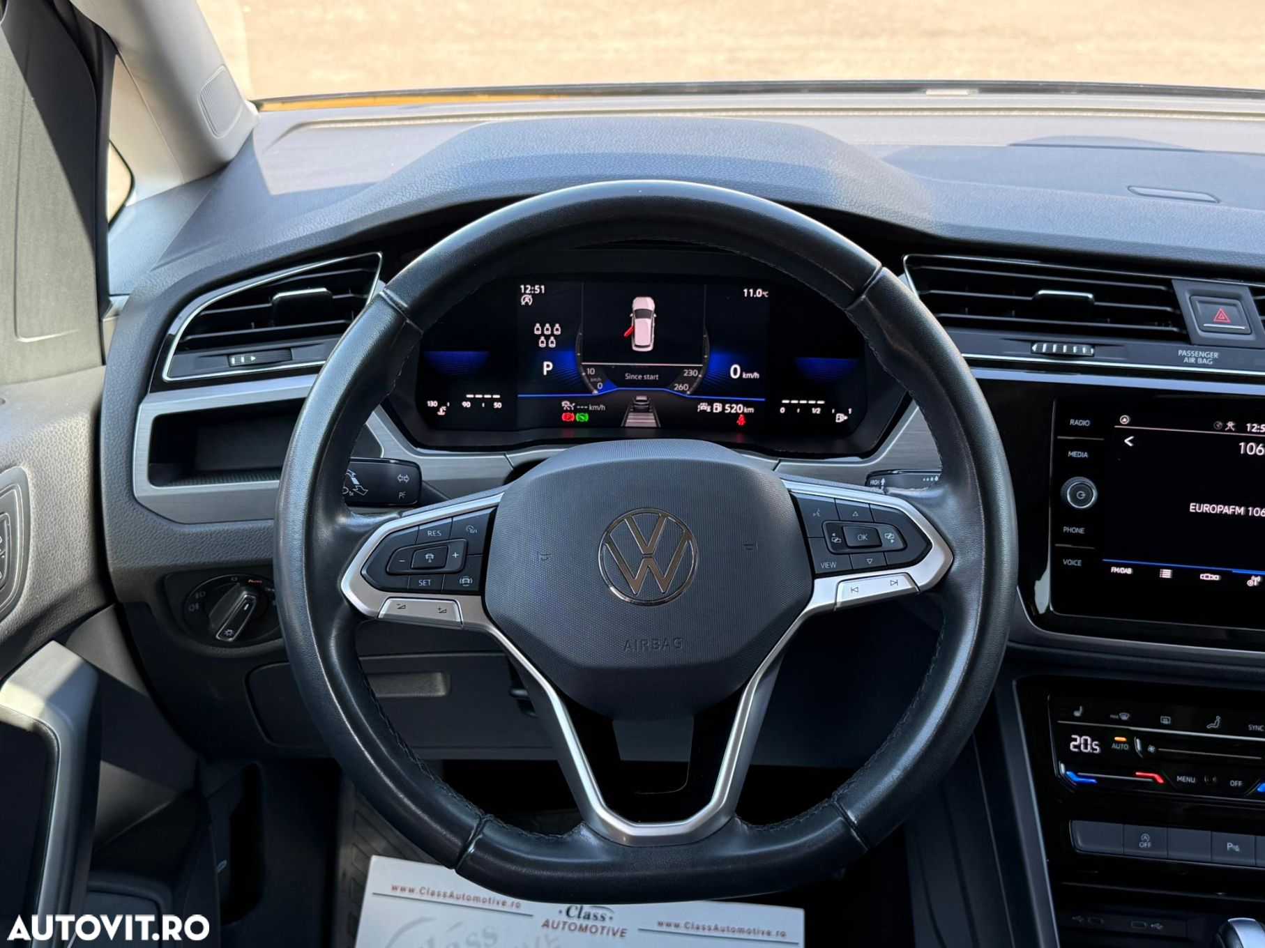 Volkswagen Touran 2.0 TDI DSG Comfortline - 6