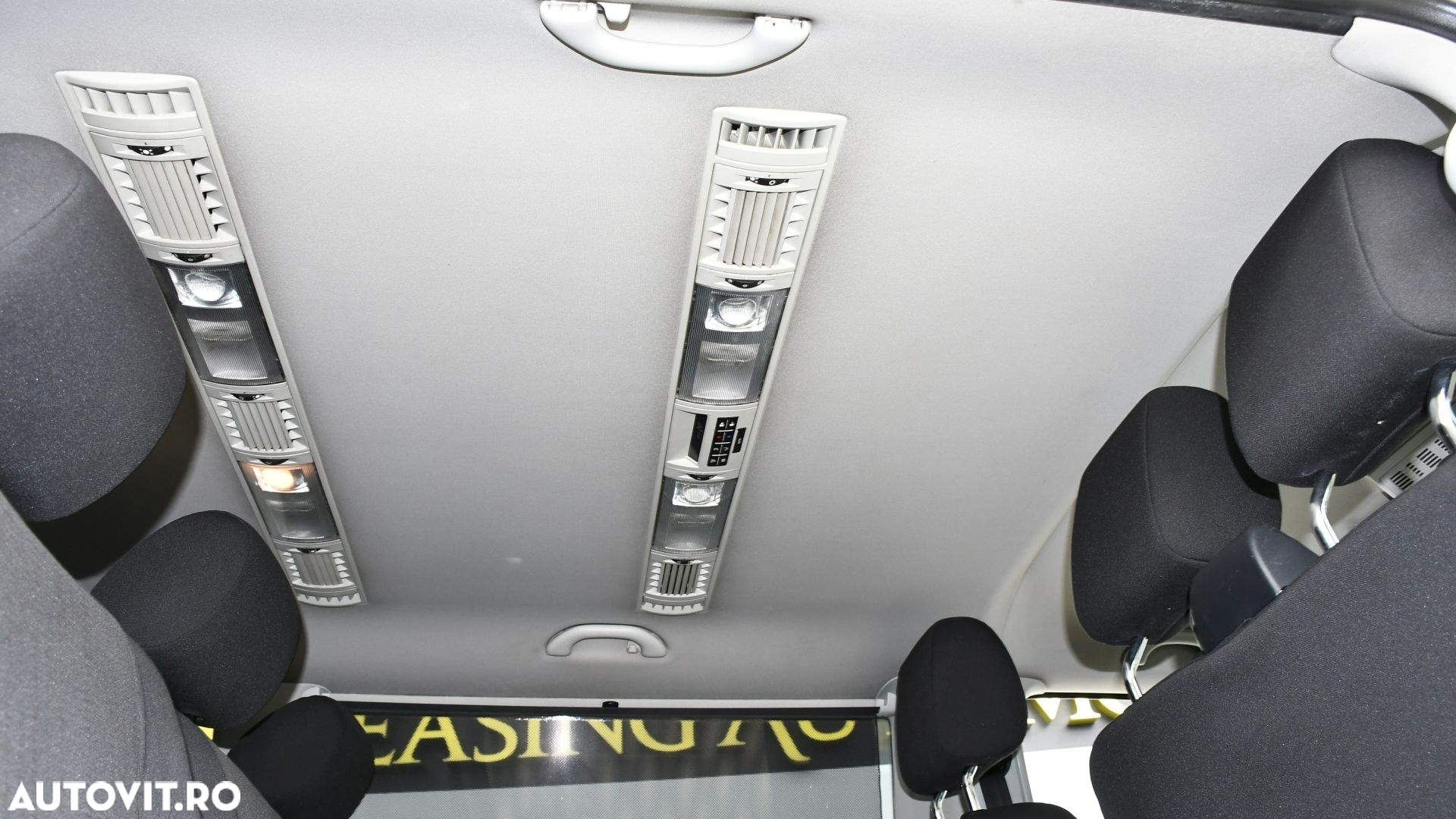Volkswagen Caravelle T6 2.0 TDI LR Highline - 13