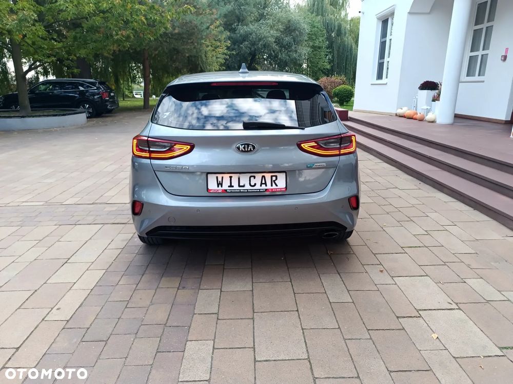 Kia Ceed 1.6 CRDi 136 ISG Spirit - 18
