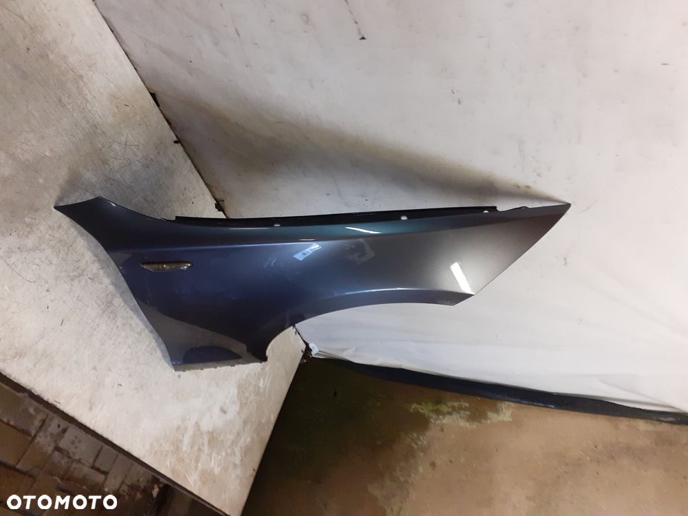 * BŁOTNIK PRZEDNI PRZOD  PRAWY BMW 1 E81 E82 E87 E88  NIEBIESKI - 2