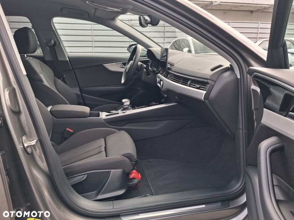 Audi A4 Limousine - 12