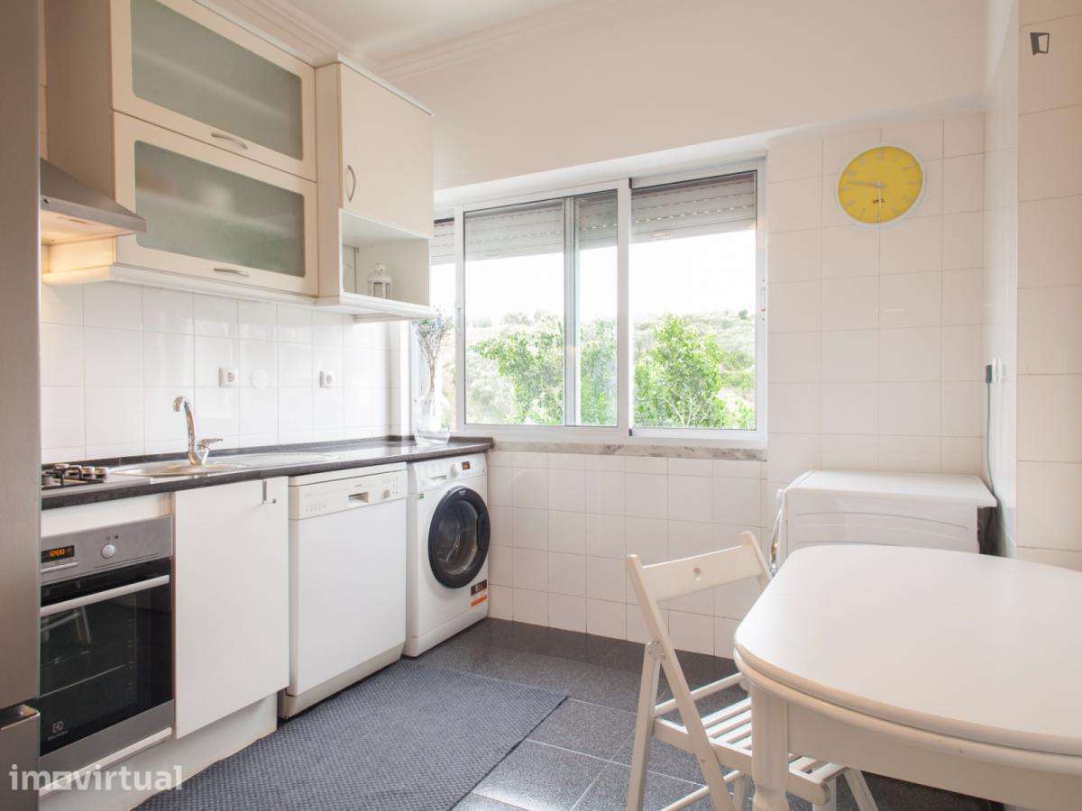 Quarto - localizado em Lumiar Lisbon - Grande imagem: 5/7