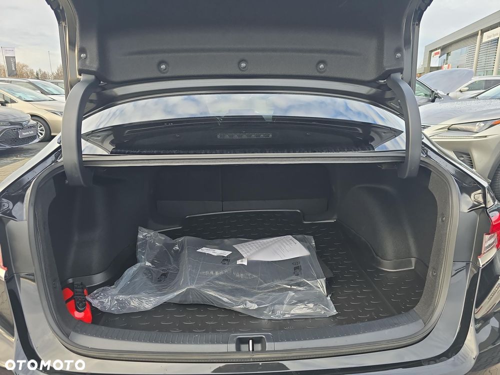 Toyota Corolla 1.8 Hybrid Style - 13