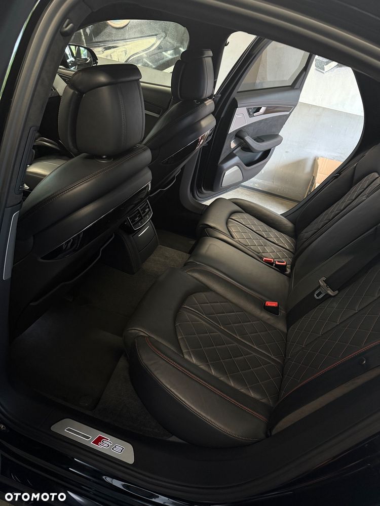 Audi S8 - 11