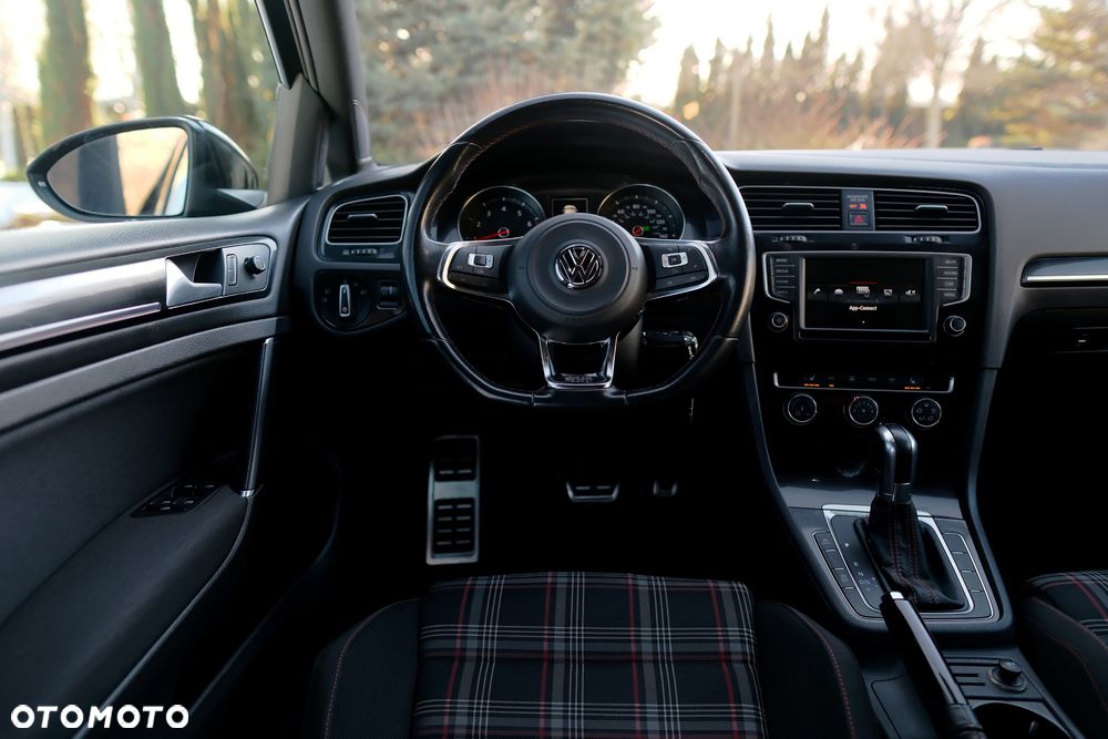 Volkswagen Golf GTI Performance BlueMotion Technology DSG - 20