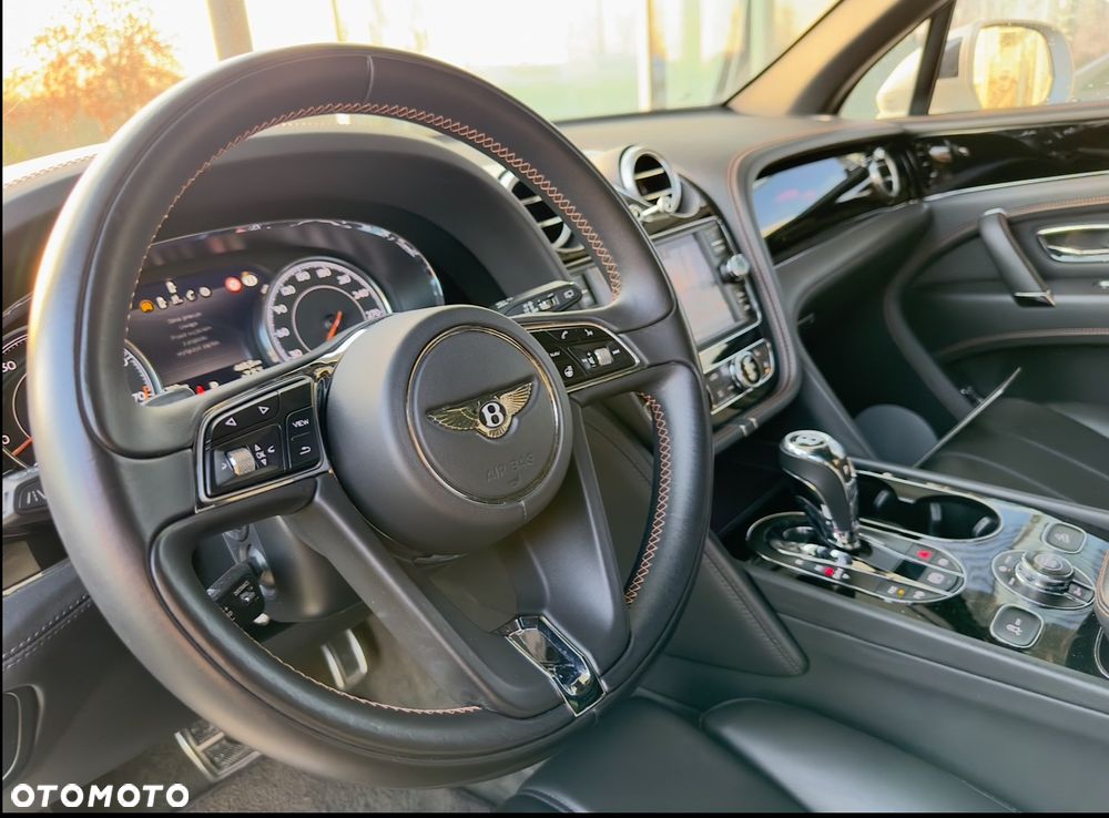 Bentley Bentayga - 22
