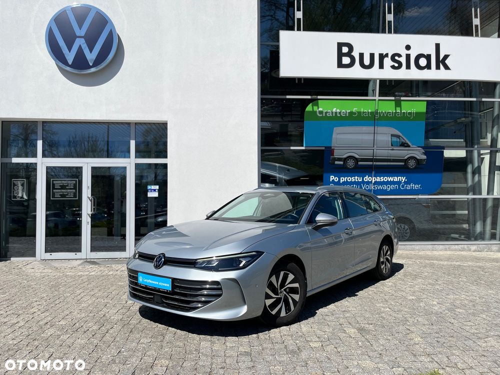 Volkswagen Passat - 1
