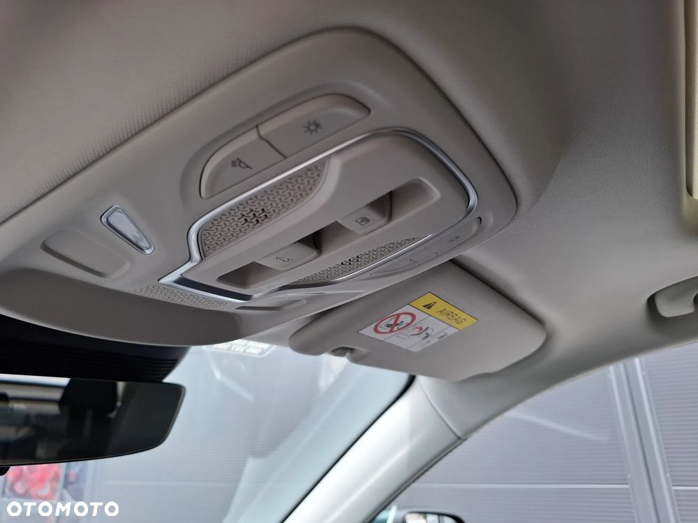MG ZS Hybrid+ - 26