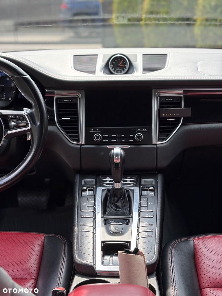 Porsche Macan Standard - 23
