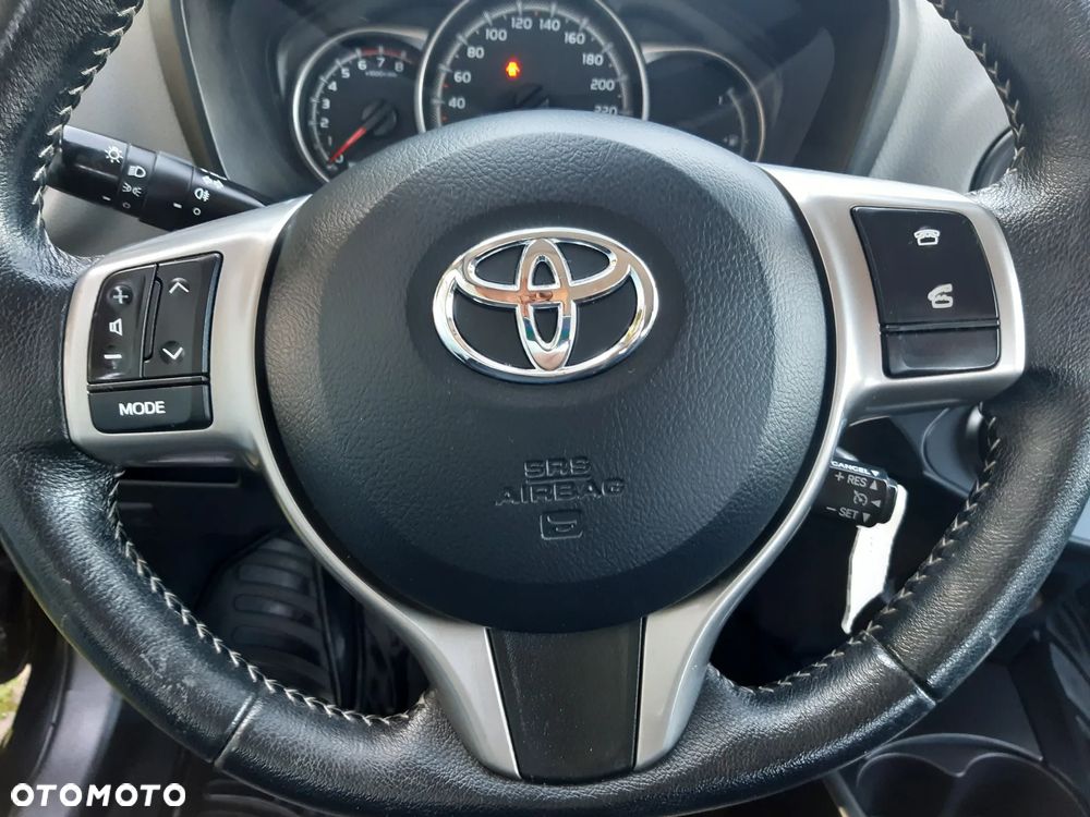 Toyota Yaris 1.33 Dynamic EU6 - 12