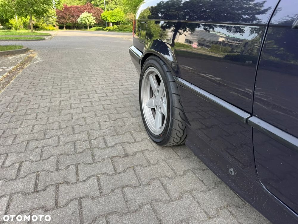 BMW Seria 3 318is - 16