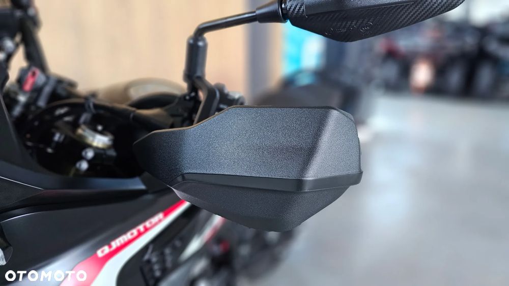 QJMOTOR SRT 300DX - 10