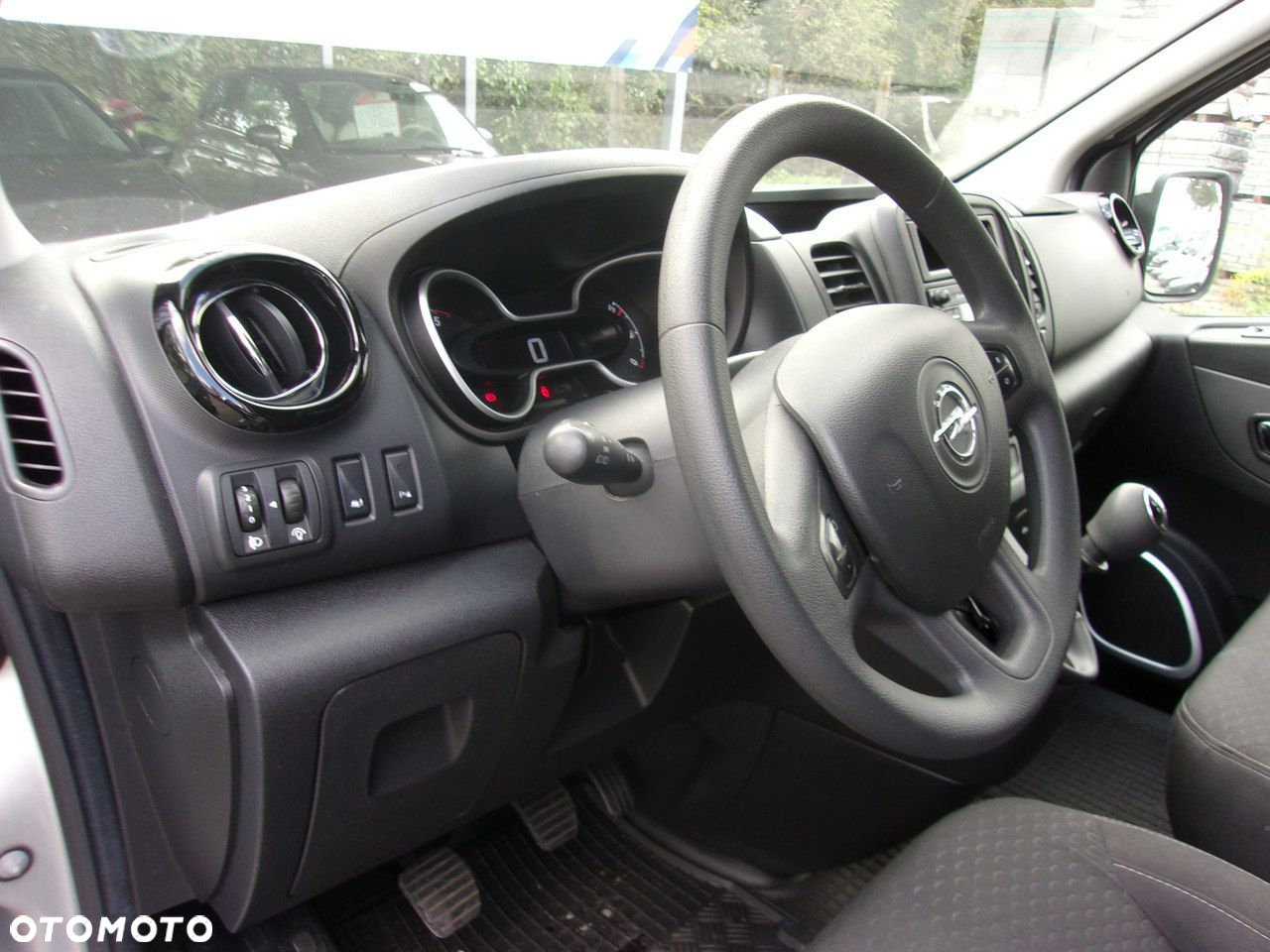 Opel Vivaro - 16