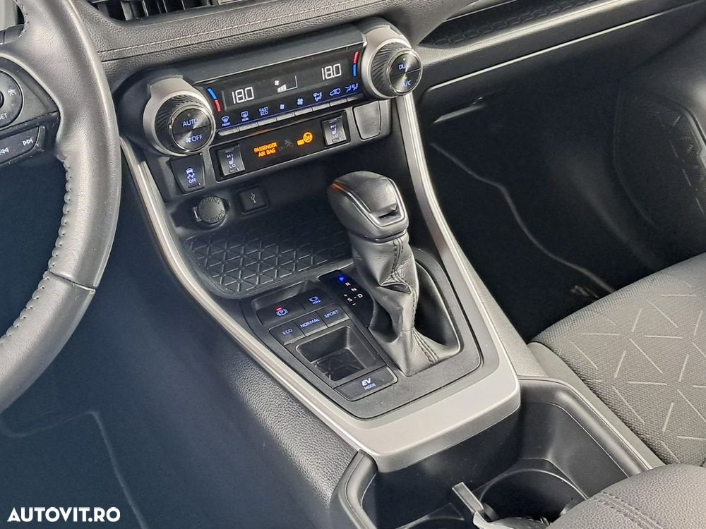 Toyota RAV4 - 22