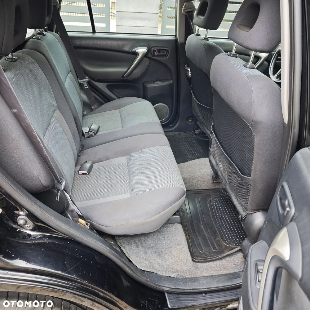 Toyota RAV4 2.0 D-4D 4x4 - 13