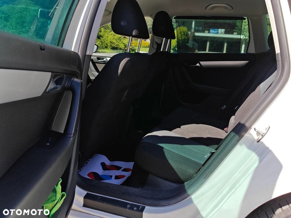Volkswagen Passat 1.9 TDI Comfortline - 8