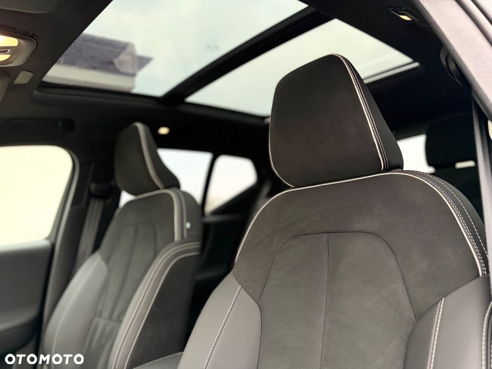 Volvo XC 40 B3 B DKG Ultra Black Edition - 19