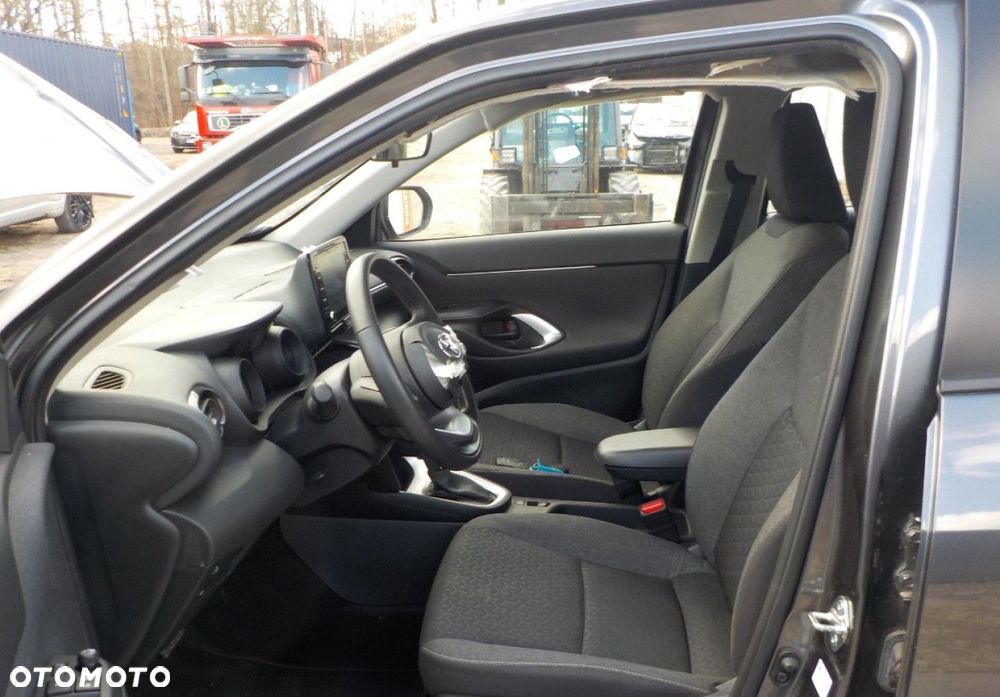 Toyota Yaris Cross - 32