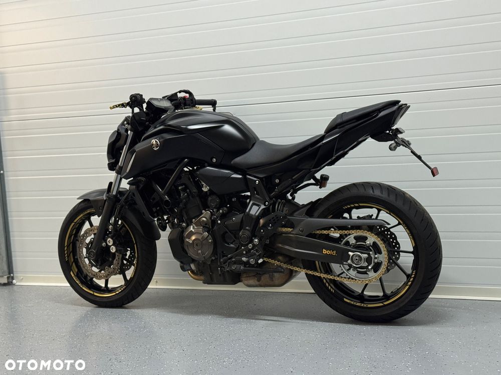 Yamaha MT - 12
