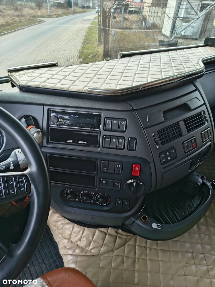 DAF XF 460 Przystawka do wydmuchu płynów - 11