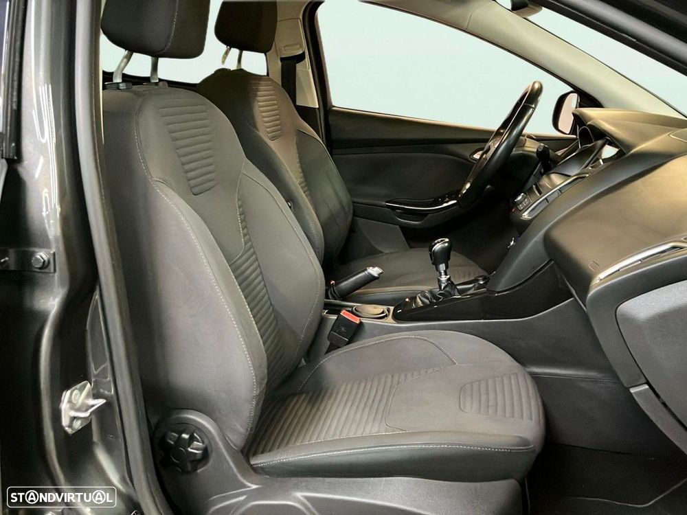 Ford Focus 1.0 EcoBoost Titanium - 16